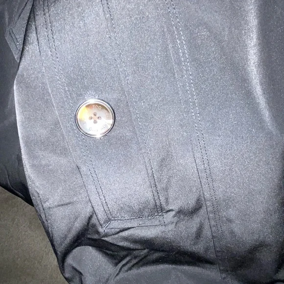 London Fog Women's Black Trench Coat with Red Lining - Picture 11 of 11